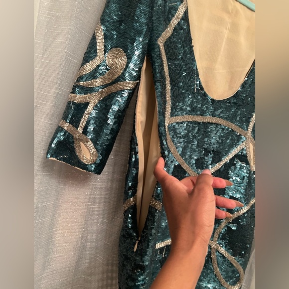 Needle & Thread Contour ornate long sleeve dress in Green sequins - Picture 7 of 10